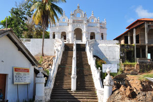 The long stairway leads to Kumarakanda Maha Viharaya Buddhist temple