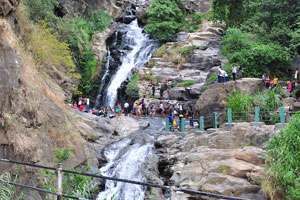 The hill country of Sri Lanka is quite popular for beautiful waterfalls