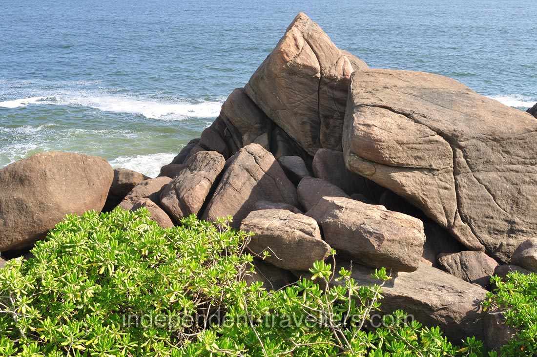 Lush greenery and rocks decorate the Closenberg Viewpoint