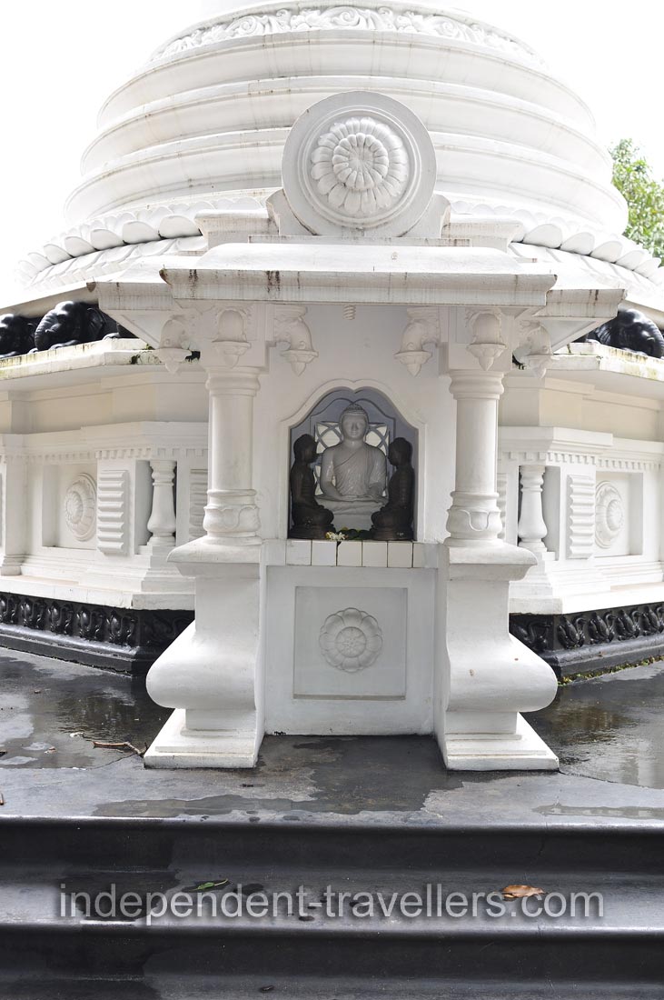 Statues of the Sri Sudharmarama Purana Viharaya buddhist temple