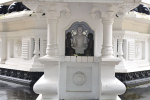Statues of the Sri Sudharmarama Purana Viharaya buddhist temple
