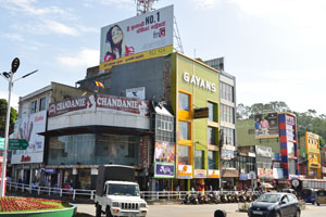 Gayans Textile clothing store is located in Bandarawela