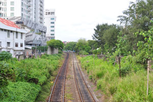 Railway tracks as seen from a bridge in Kollupitiya, Colombo
