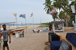 This is how Trincomalee beach looks at the following point 8.6108, 81.2192