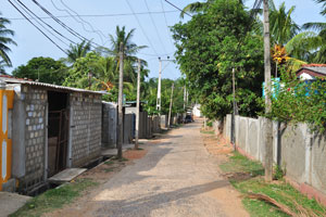 This lane goes to the ocean from Nilaveli road passing by Margosa Bay resort