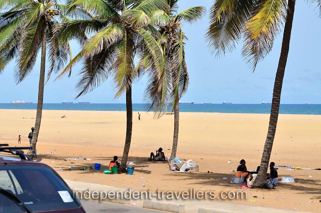A beach of Lomé as seen from Boulevard de la République