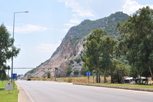 State road D.400 runs along the foot of Tünek Tepe hill
