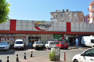 The facade of Tahtakale Spot grocery store