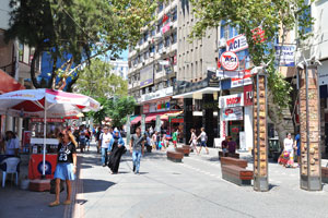 ACI private instruction course (Turkish: özel öğretim kursu) is on Şarampol street