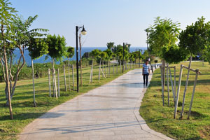 A paved footpath of Düden Park