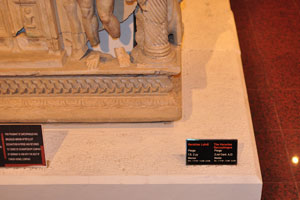 The information plate reads “The Heracles Sarcophagus, Perge, 2nd century AD, Marble, Inv.: 1.11.81 - 1.3.99 - 2.3.99”
