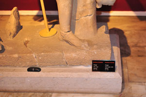 The information plate reads “Hunted Artemis, Perge, 2nd century AD”