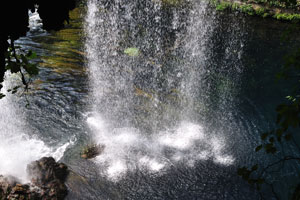 It is possible to observe the waterfalls from little natural openings