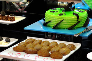 A green cake is in the Sultan restaurant