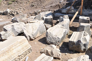 Archaeological finds near Devlet Agorası historical place