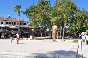 The central square of Side with the statue of Atatürk