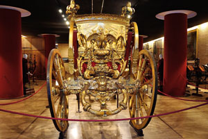 The rear side of the “Gran Gala Berlin” (1826-41) horse-drawn carriage