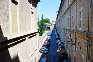 This parking place stretches along the outer wall of the Gallery of the Geographical Maps