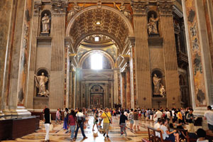 The sculpture of St. Ignatius (bottom left) and the sculpture of S. Francesco di Paola (bottom right)