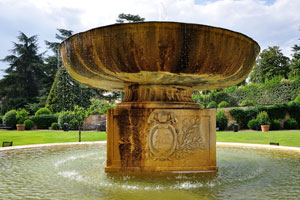 The “Giardino Quadrato” fountain is in the Square Garden