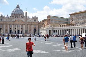 Piazza Pio XII is the best spot for viewing St. Peter's Square, the Papal Basilica of St. Peter and its dome